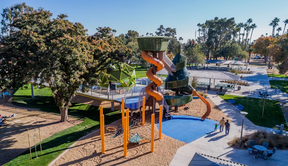 Pioneer Park Silde 2